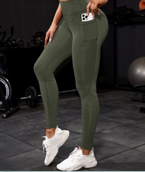 Leggins SculptForce Verde Militar – Fuerza y movimiento sin límites - Imagen 3